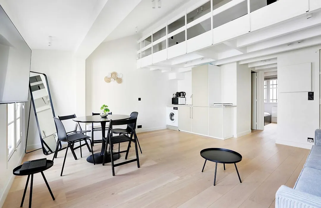 Charming Air-Conditioned Apt For A Cosy Atmosphere-1