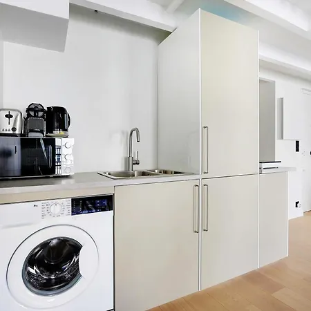 Charming Air-Conditioned Apt For A Cosy Atmosphere-3
