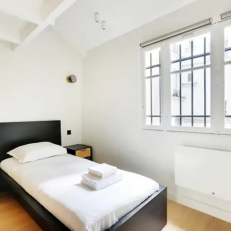 Charming Air-Conditioned Apt For A Cosy Atmosphere-2